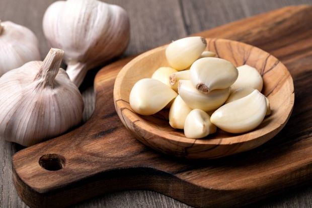 Garlic in a bowl.