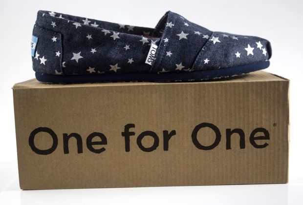 TOMS TOMS